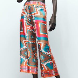 NWT Zara Printed Cropped Colette Pants ~ With Tag & Never Worn
